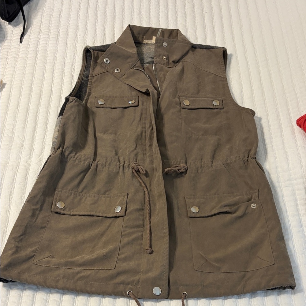 Buckle Women's Tan Utility Vest - Aztec back